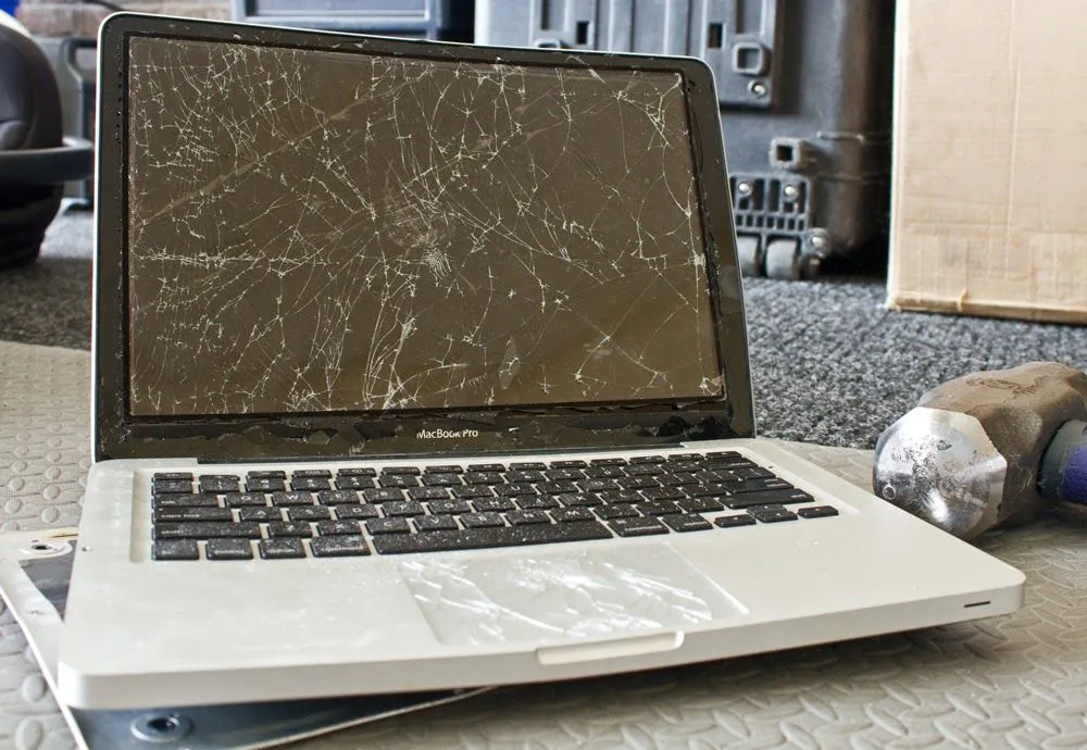 Laptop Ekranı Kırıldı